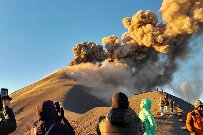 Two day hiking tour to the Acatenango Volcano - The optional Volcan de Fuego hike at night, what $30 buys you