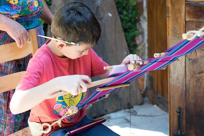 Two Hours Private Backstrap Weaving Workshop in Antigua - How the instructor coaching actually works (and why it matters)
