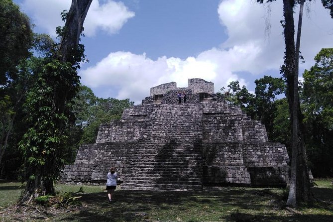 Yaxha VIP All-Inclusive Private Tour from Flores Guatemala - Inside Yaxha: temples, lake views, and a guide who can read the place